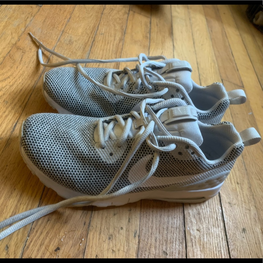 *LIKE NEW* Nike Air Max